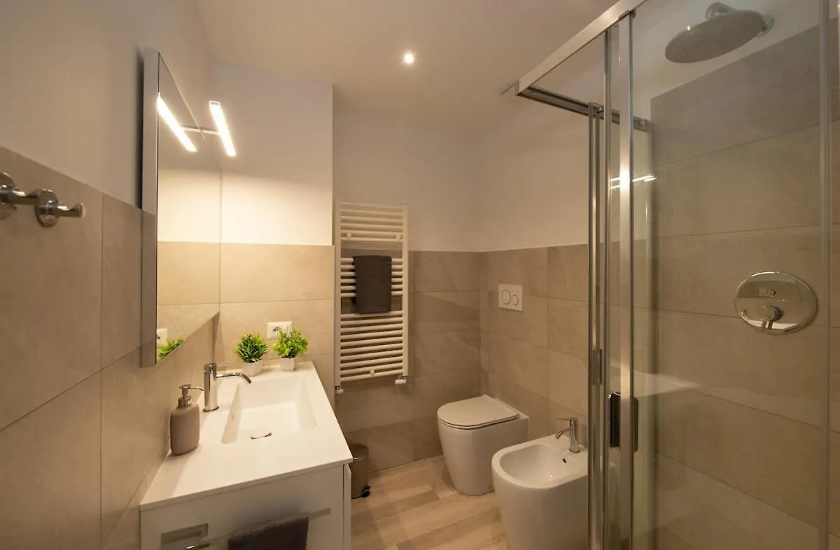 Luxhome Duomo - San Siro 10Min 米兰 0*,