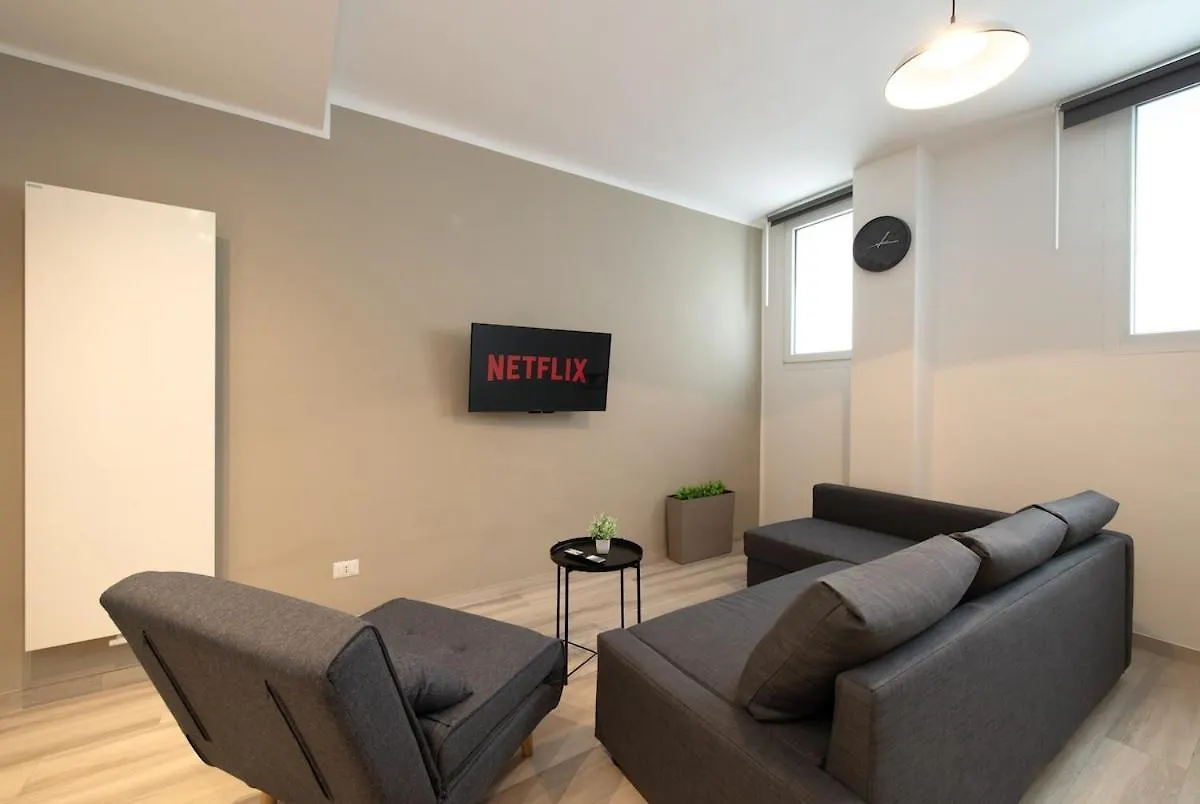 Luxhome Duomo - San Siro 10Min Milan Apartment