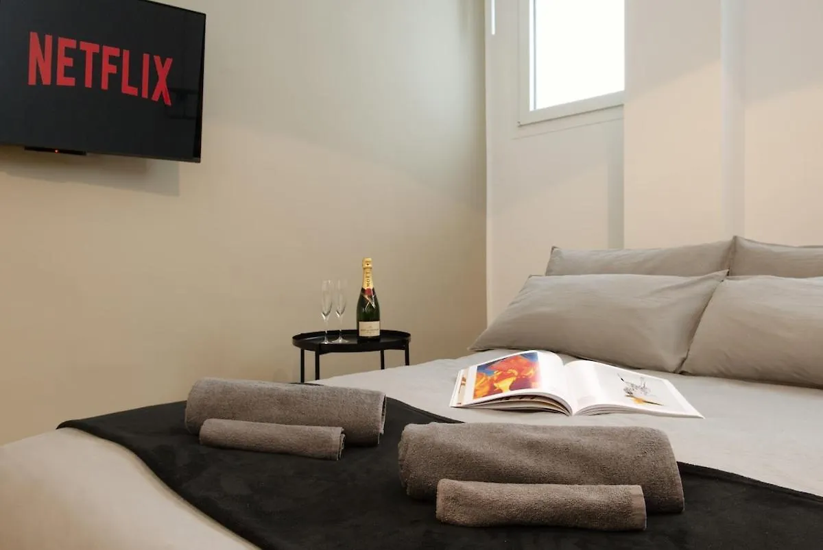Apartment Luxhome Duomo - San Siro 10Min Milan Italy