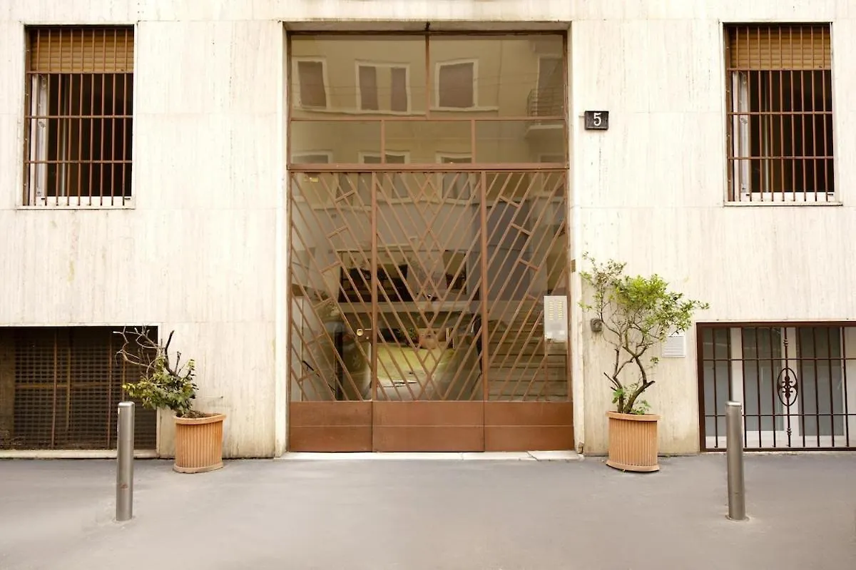 Luxhome Duomo - San Siro 10Min Milan 0*,