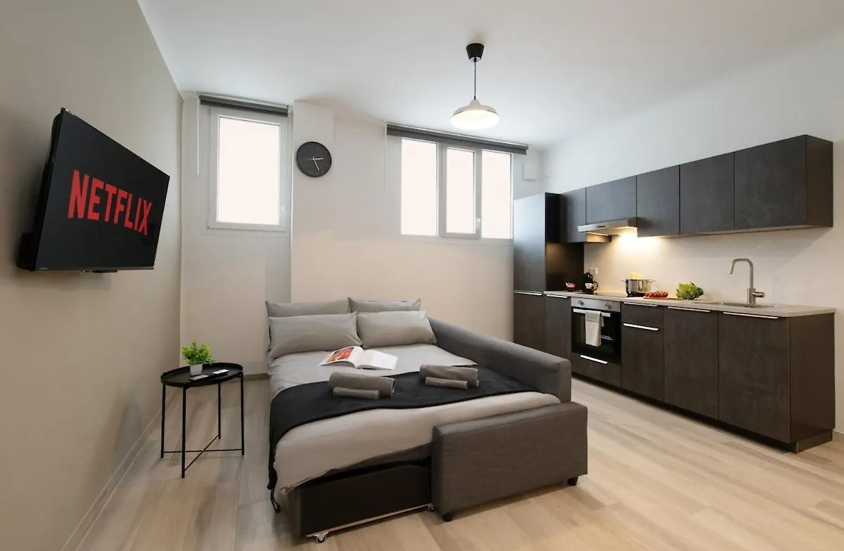 Luxhome Duomo - San Siro 10Min Milan Apartment
