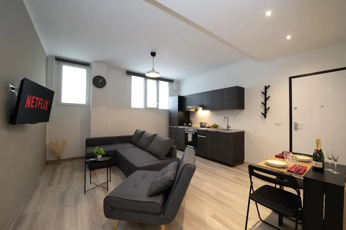 Luxhome Duomo - San Siro 10Min Milan Apartment